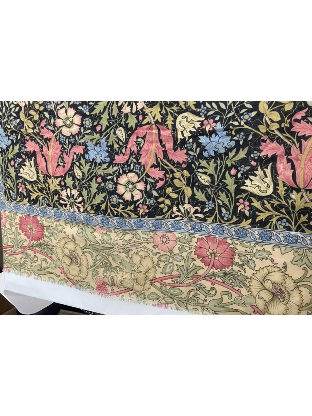 Metropolitan Museum of Art William Morris Compton Wool Silk Scarf Italy 45" READ - Picture 16 of 16
